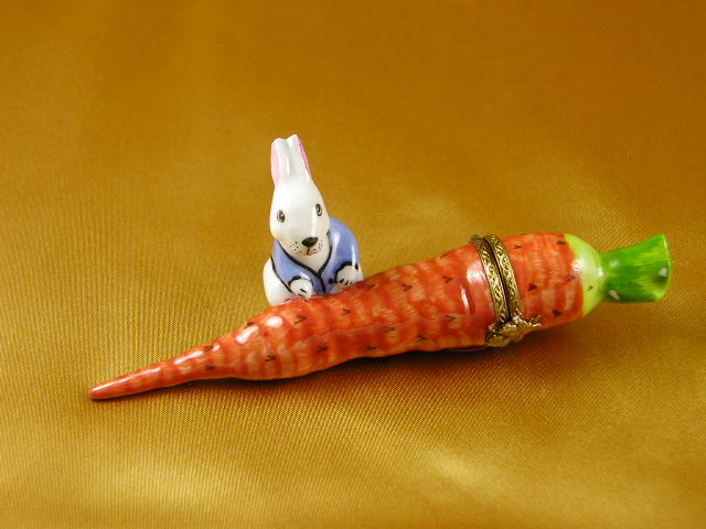 Rabbit w/carrot