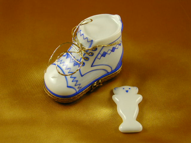 Baby shoe w/plaque blue