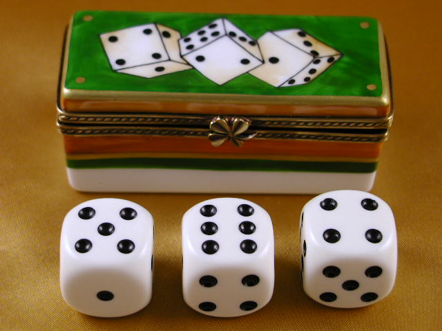 Dice box w/three dice