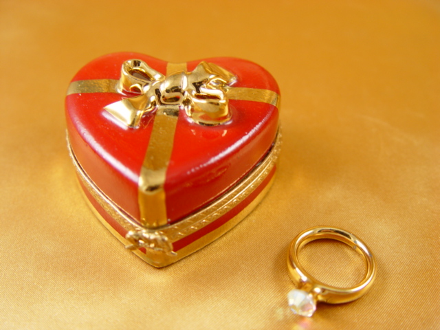 Red heart w/diamond ring