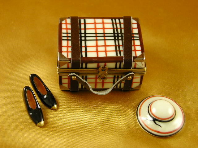 Travel trunk - hat & pumps