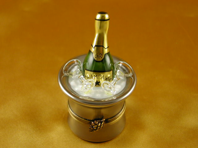 Silver chamgpagne bucket w/glasses