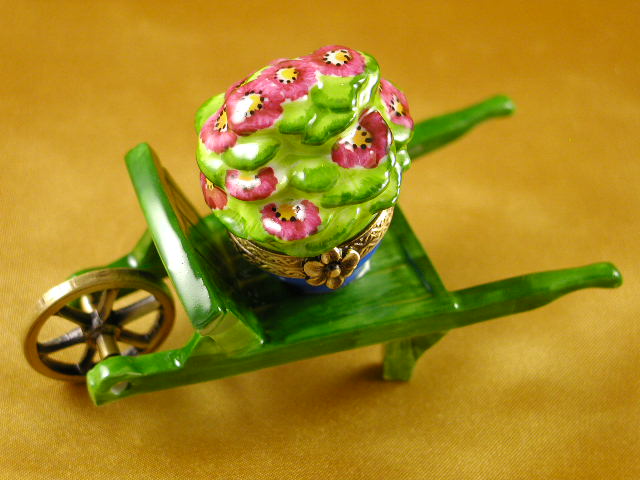 Wheelbarrow w/flower pot