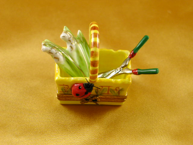 Lily basket