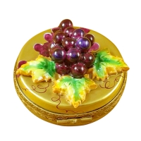 GRAPES ON GOLD OVAL