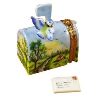 MAILBOX WITH LANDSCAPE AND REMOVABLE LETTER