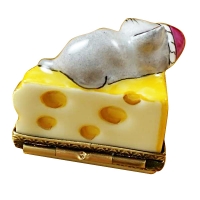 Mouse sleeping on chesse