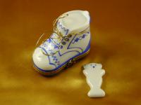 Baby shoe w/plaque blue