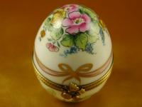 Medium egg w/pink ribbon and flowers