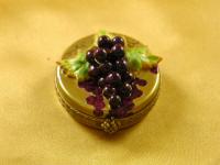 Grapes on gold base