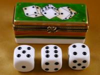 Dice box w/three dice