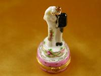 Wedding couple on cake