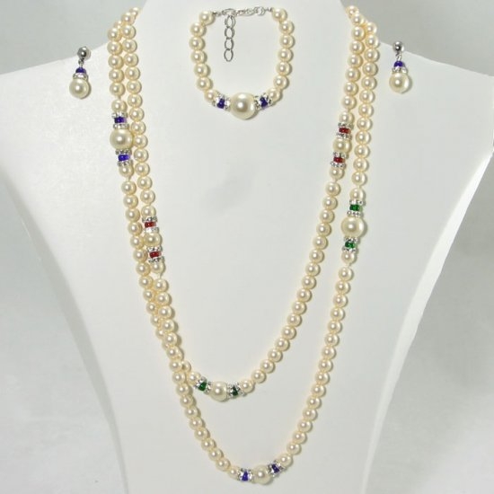 Necklace with murano glass pearl beads