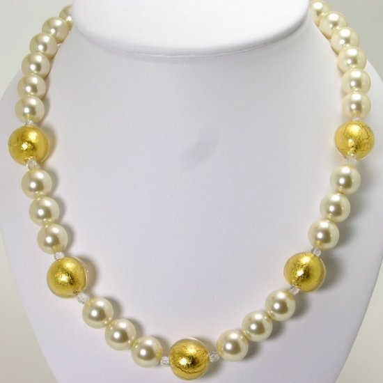 Necklace with large murano glass pearls