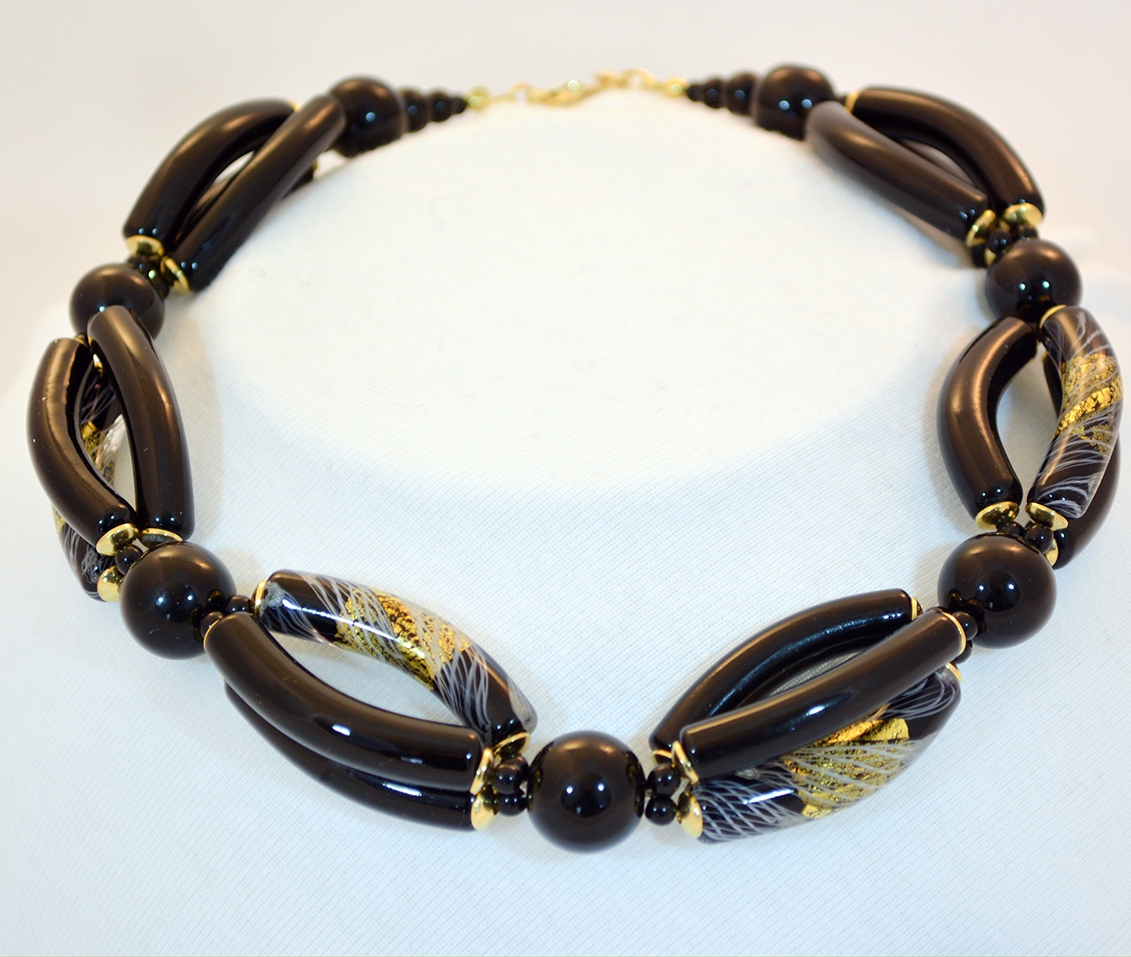 Black Murano Elongated Bead Piega necklace