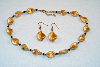 Gold murano glass small twists necklace and earrings