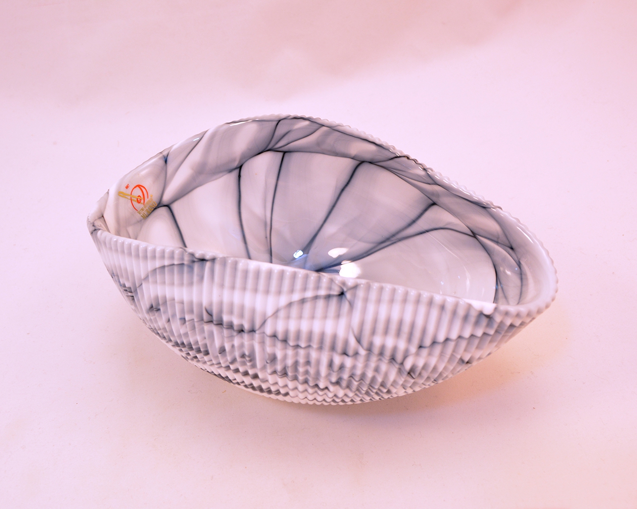 MIGNON MOTHER OF PEARL WITH BLACK AND WHITE SHELL CENTERPIECE
