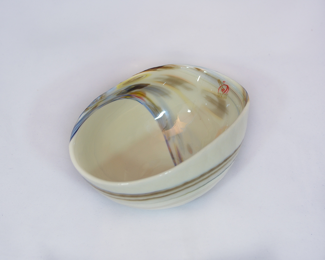 Mignon Marbled Ivory and mother of pearl folded bowl