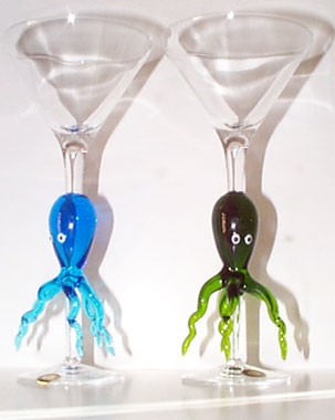 https://file.1001shops.com/MuranoGlassGifts/Murano-Glass_murano-glass-martini-glasses_Octopus-Glasses.jpg