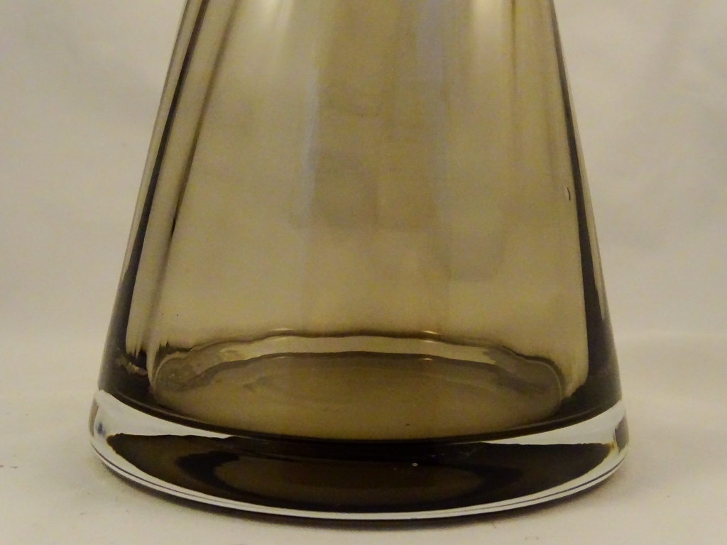 Bronze Glass Wine Bottle With Clear Lid