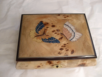 Bird's eye maple finish High Gloss Two Butterflies Music Box