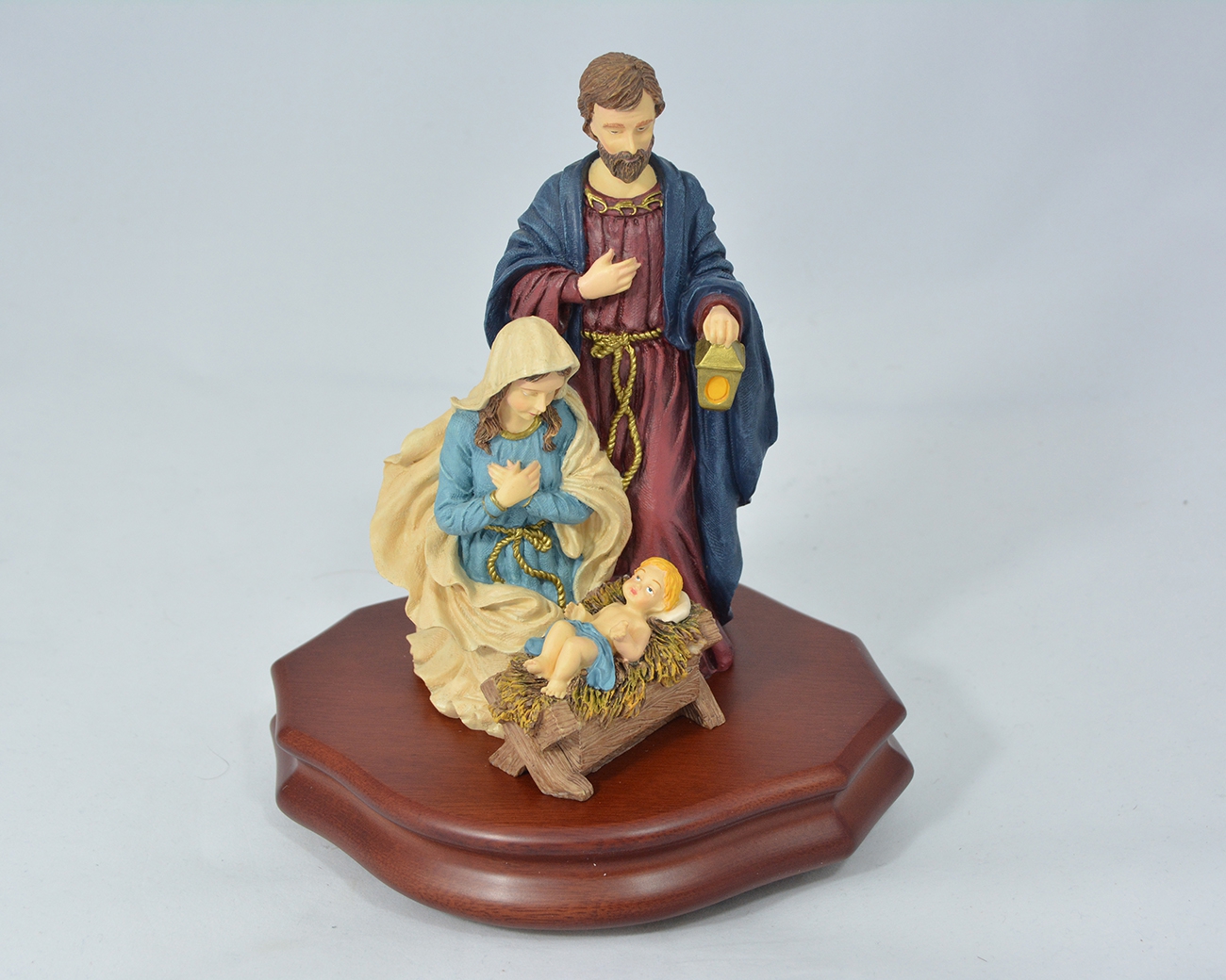 Nativity figurine with swiss movement