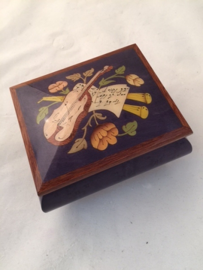 High Gloss purple color music box with violin inlay