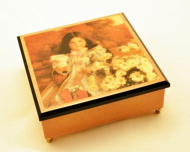 High gloss Baby doll music box