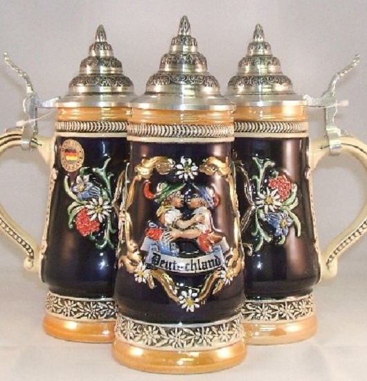 Kissing Couple German Beer Stein .3L