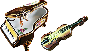 . This is a beautiful example of Limoges boxes at its finest and charming addition to your collection. Music limoges porcelain hand made in Limoges, France. 