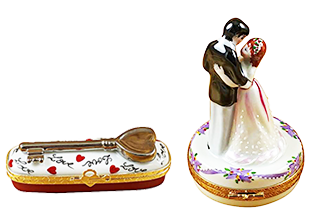 This is selection of elegant porcelain Limoges Boxes having themes that celebrate the Christmas and New Years holidays. Includes Nutcracker, Snowman Couple, Studio Collection with Santa Claus, Christmas Boot, etc. Will express your best holiday memories.