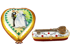 This is selection of elegant porcelain Limoges Boxes having themes that feature lifeÂ’s special occasions. Includes Graduation Cap, Bride and Groom, Birthday Cake on Plate, Gift Box with Red Bow, etc. Nice gift for family or friend to commemorate that spe