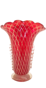 These Murano glass articles are mostly multicolored. But there are also a few single colored vases also.